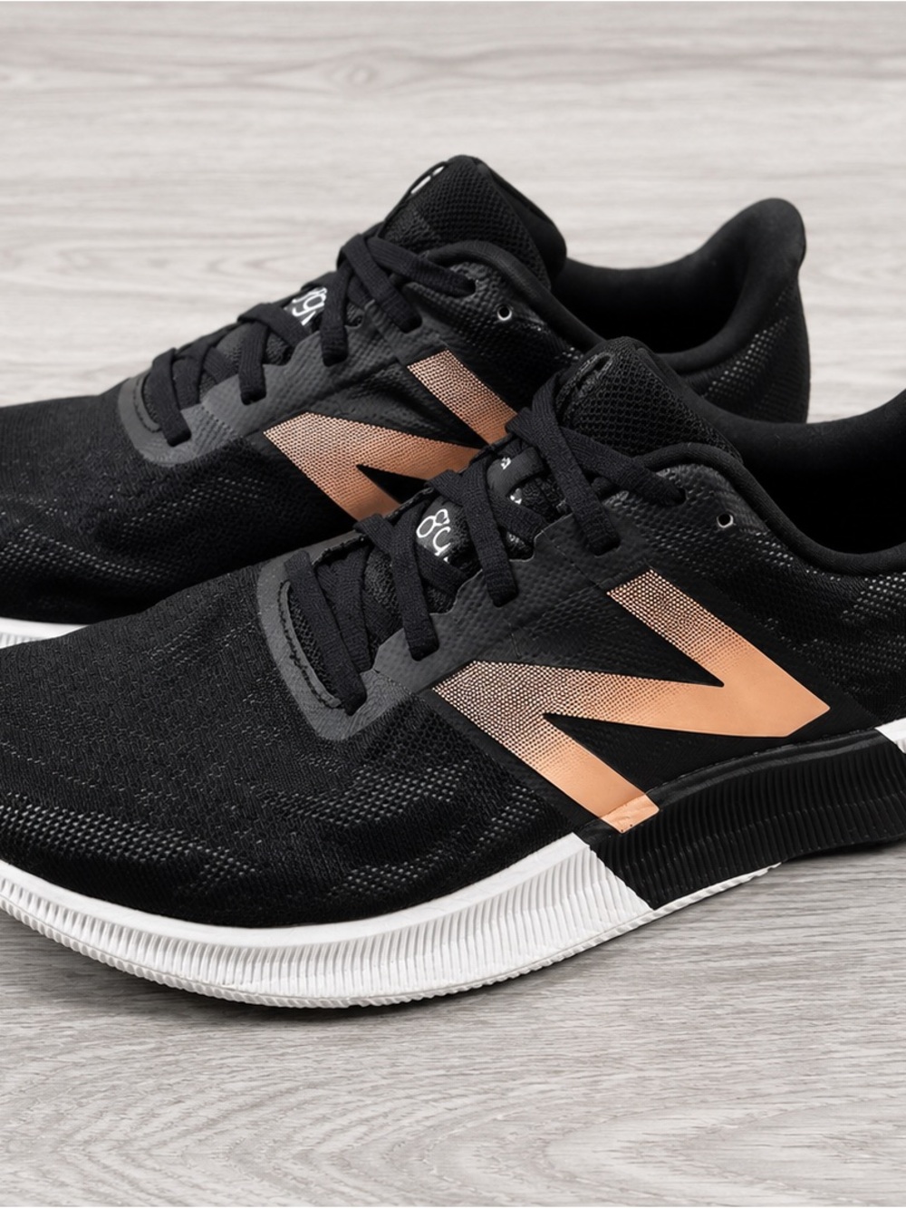 New Balance Fuel Cell 890 Women’s Size 9 Black Sneakers with Copper 'N' Accent - Picture 2 of 16